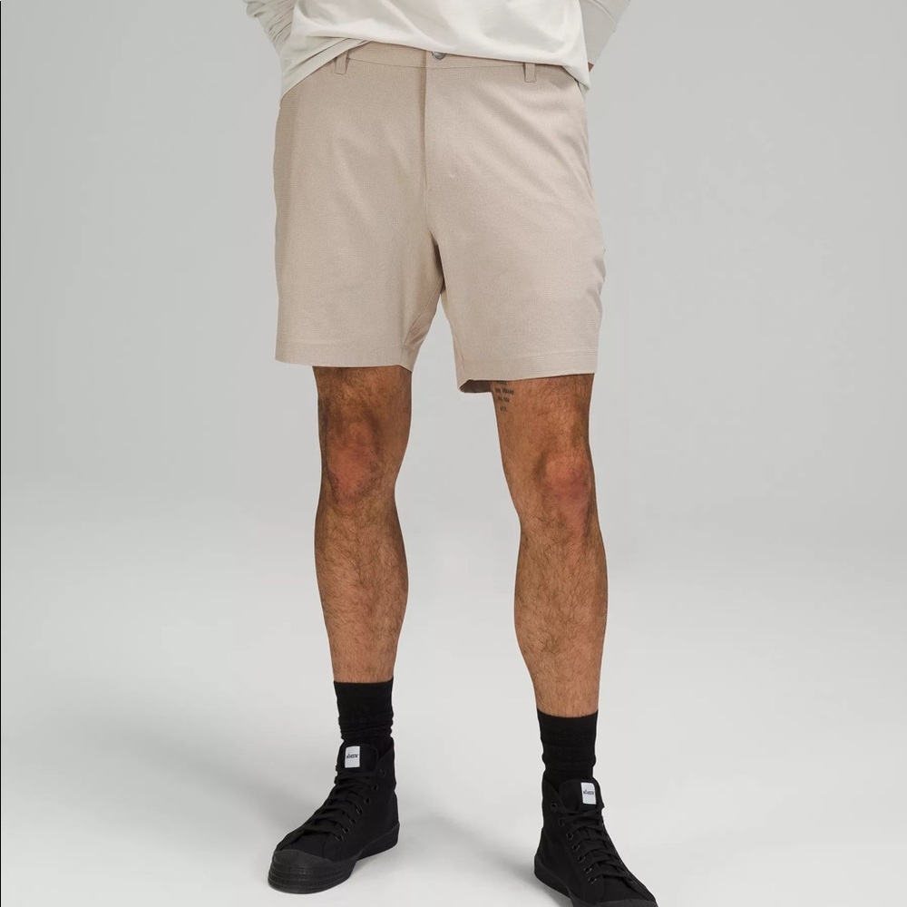 Lululemon Commission Short 7” *Ventlight
